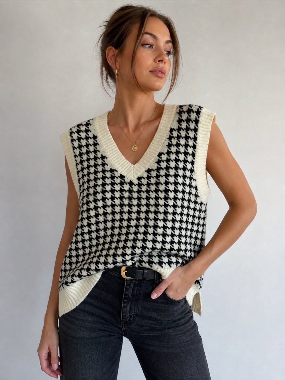 Double Zero Black & Cream Houndstooth V-Neck Sweater Vest